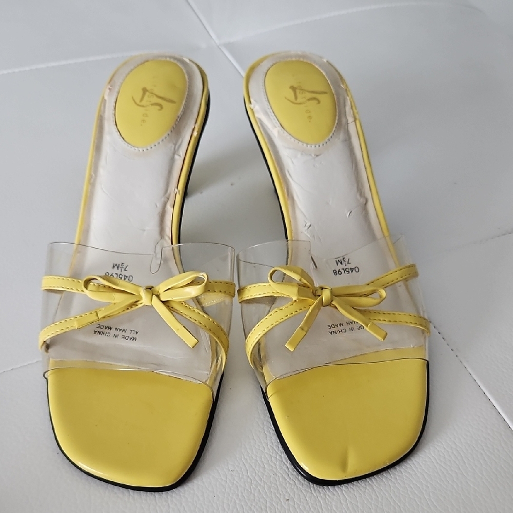 Life Stride Yellow Clear Strap Heels  Size 7 1/2